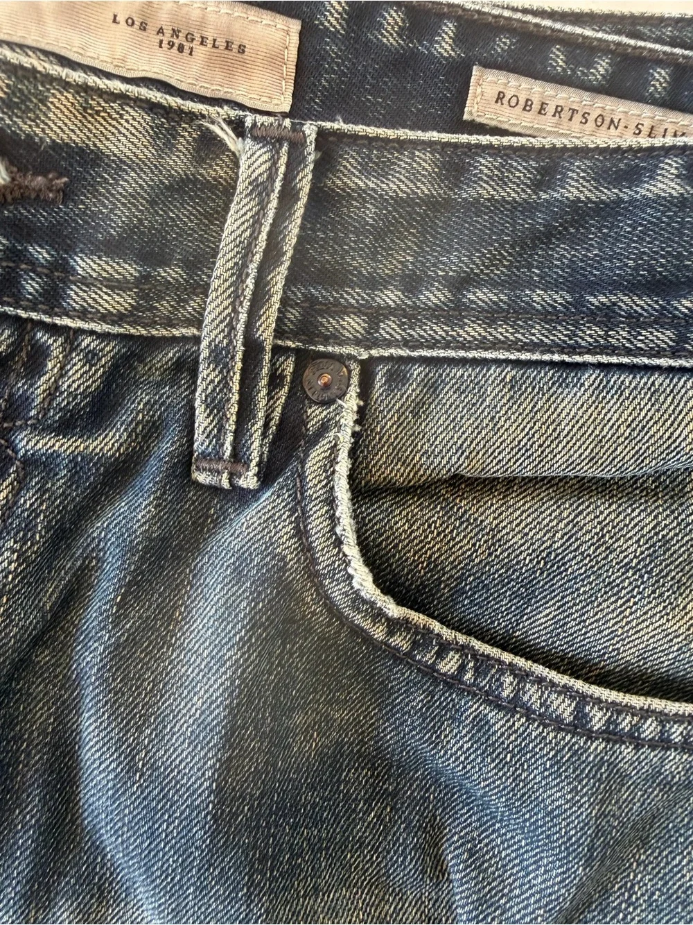 GUESS Robertson Slim Tapered Distressed Jeans 33x32 fits 34x30